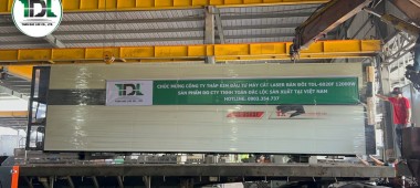 Chuyển giao Máy cắt laser bàn đôi chuyển đổi nguồn 12000W tại Việt Nam / Toàn Đắc Lộc  