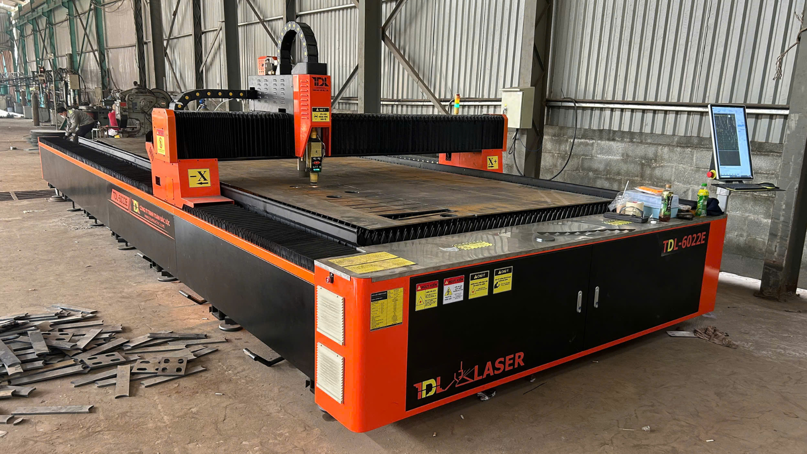 Bàn giao máy cắt laser bàn đơn 6022E nguồn 6kw tại Công ty Chí Hào