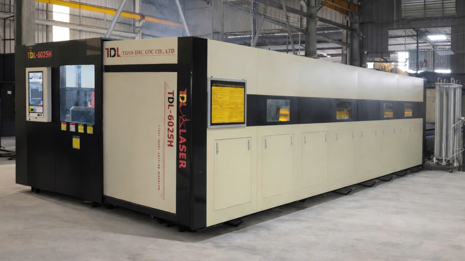 Bàn giao máy cắt laser tại Công ty Hiền Vinh - Máy 2