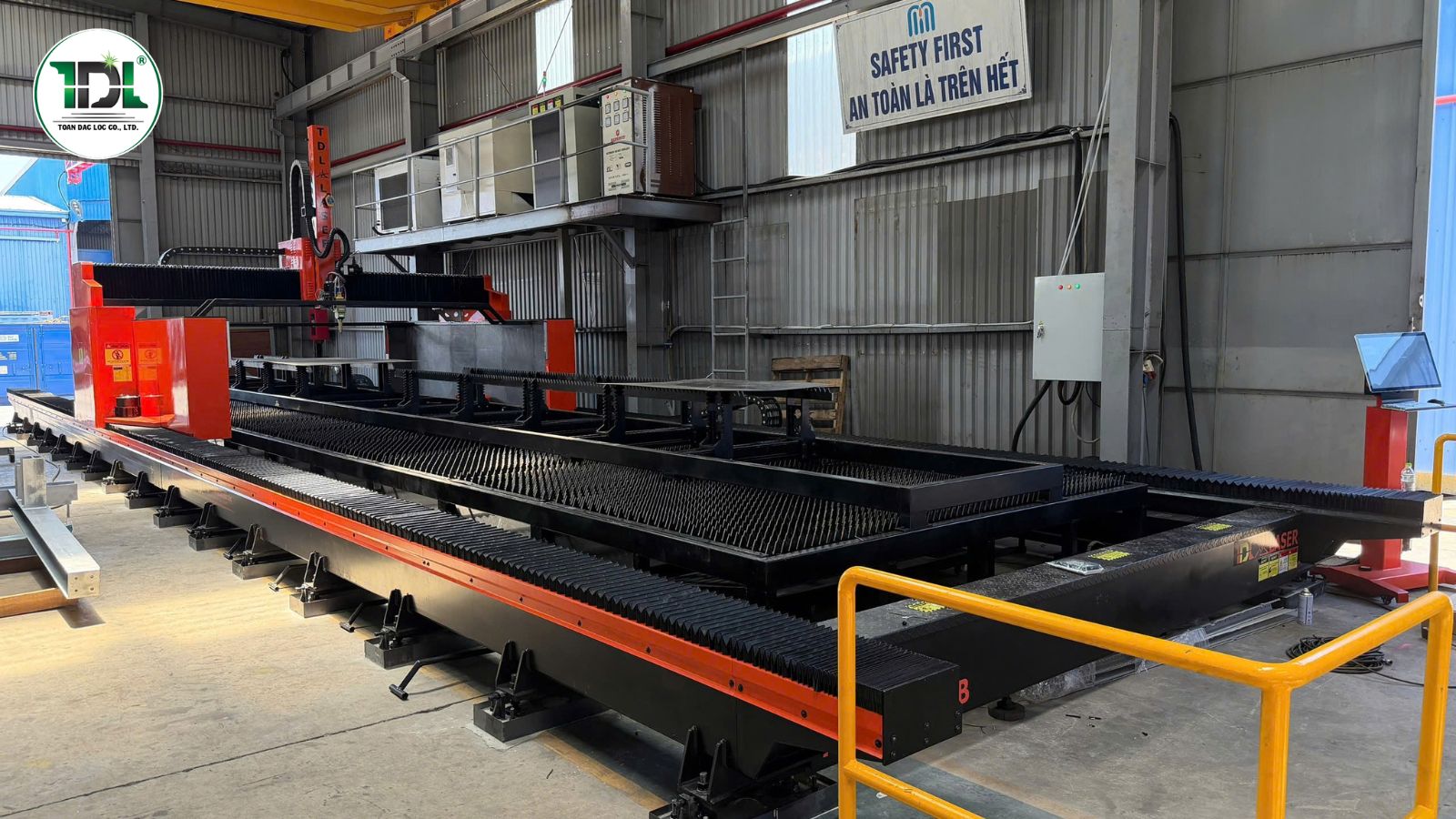 Dự án Huy Minh máy cắt laser hạng nặng dầm tấm 3D