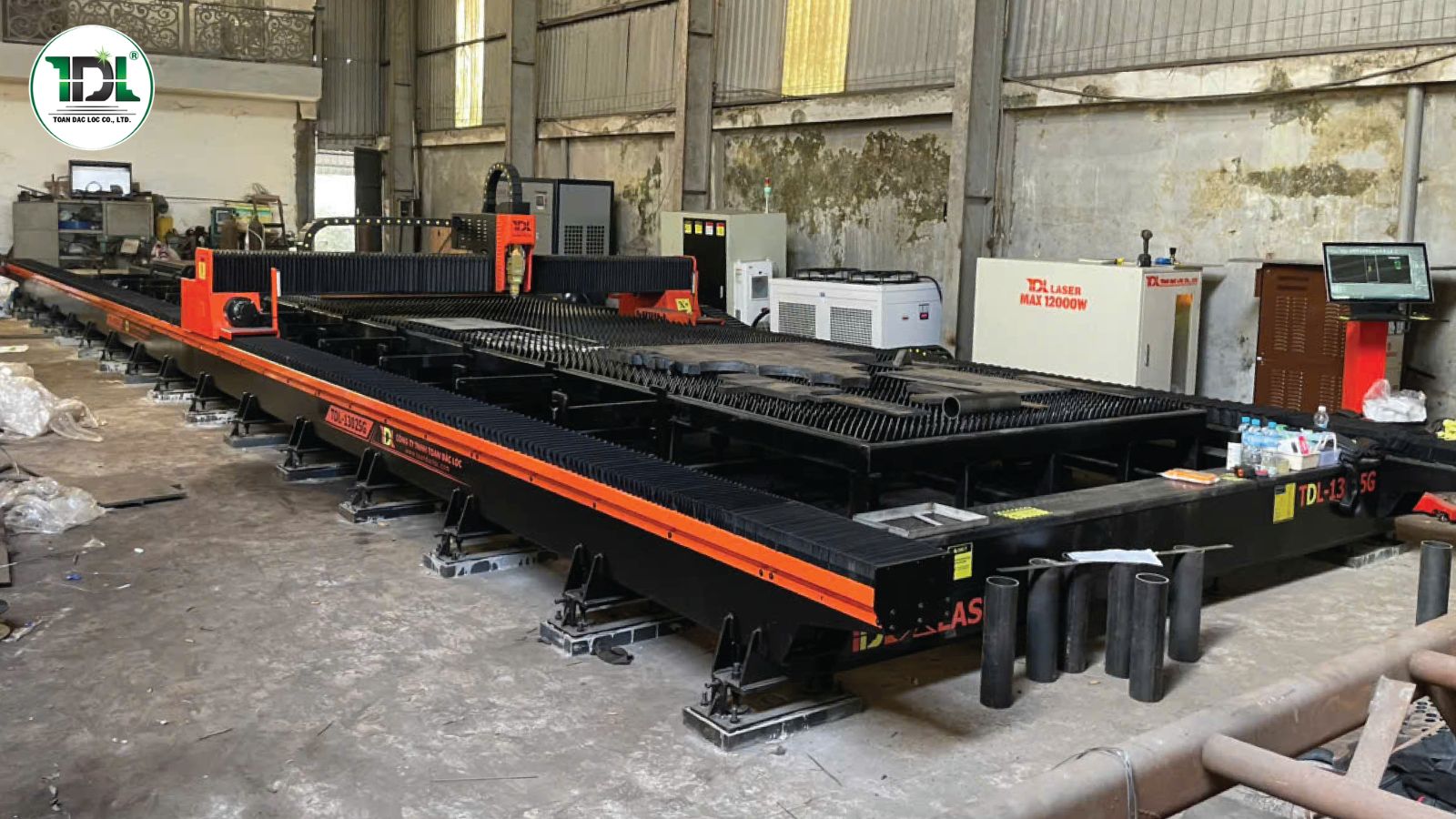 máy cắt laser 13000x2500mm khổ lớn