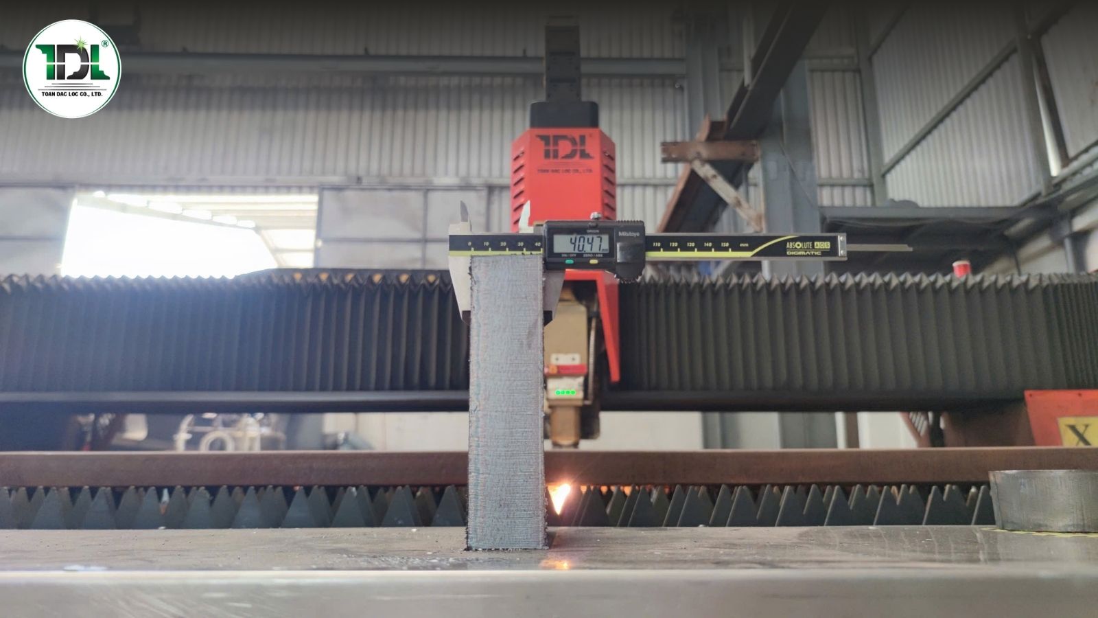 Bảo dưỡng máy cắt laser định kỳ giúp máy duy trì độ chính xác lâu dài.