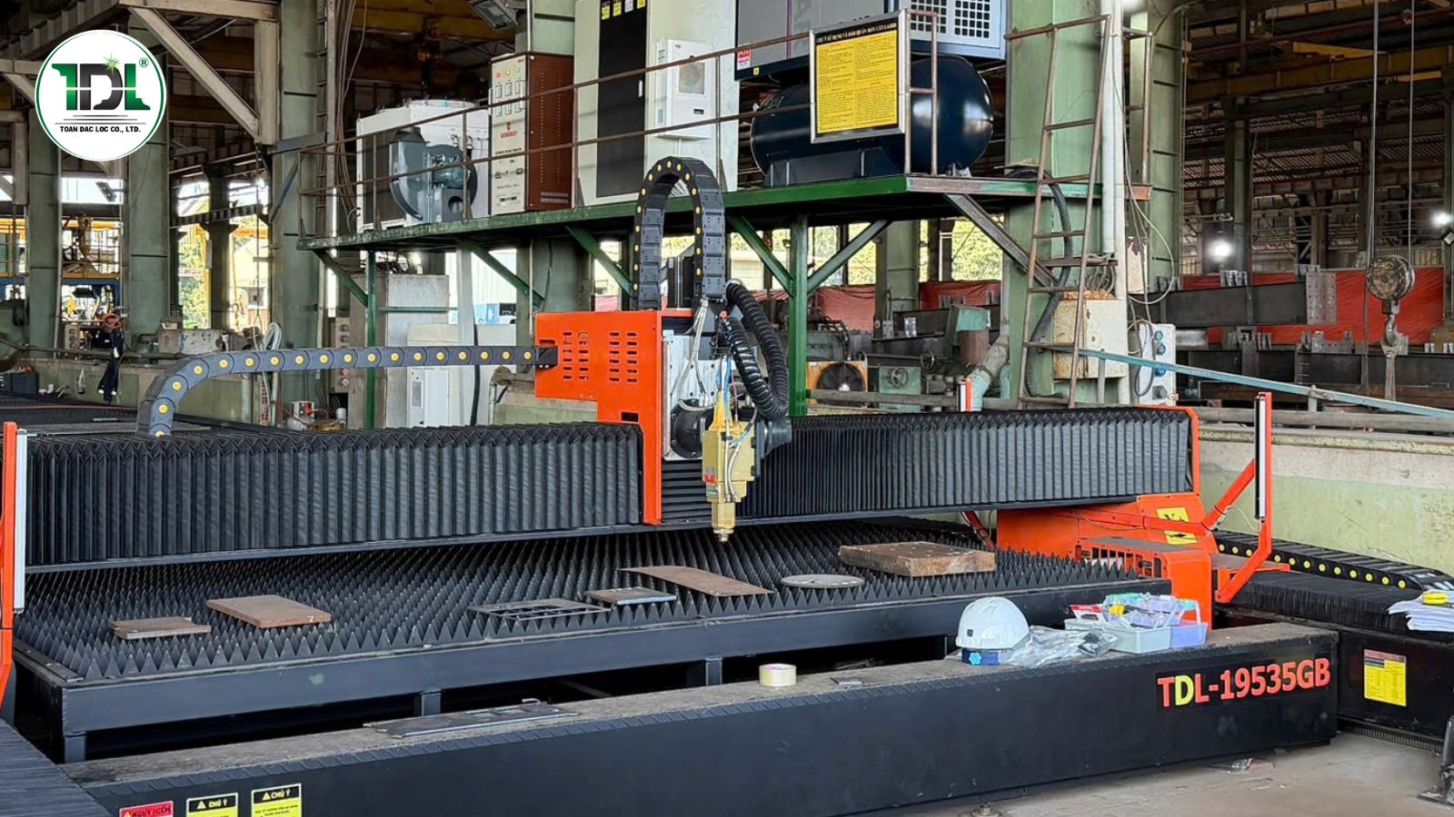 căn chỉnh đầu cắt máy cắt laser đúng cách là công việc quan trọng giúp duy trì chất lượng gia công