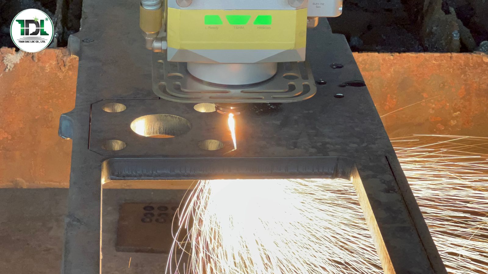 chi phí vận hành máy cắt laser kim loại