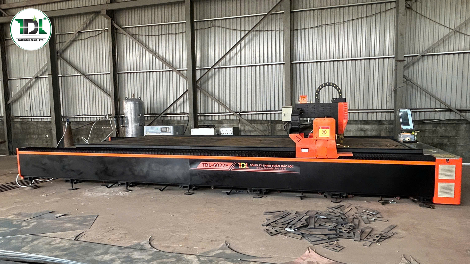 co-nen-dau-tu-may-cat-laser