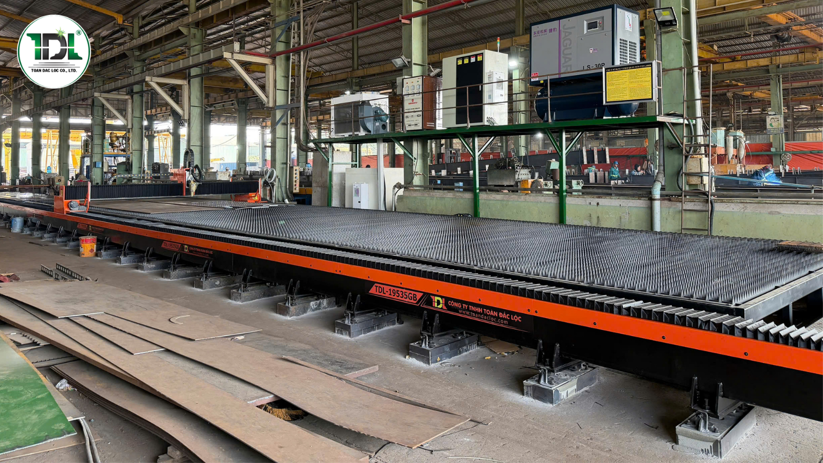 co-nen-dau-tu-may-cat-laser