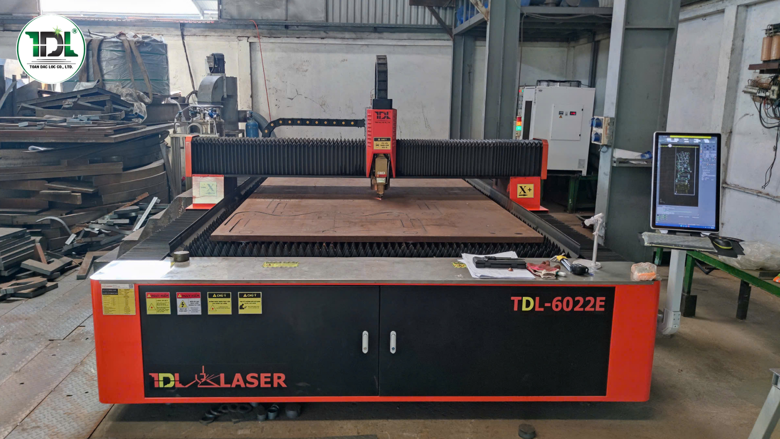 co-nen-dau-tu-may-cat-laser