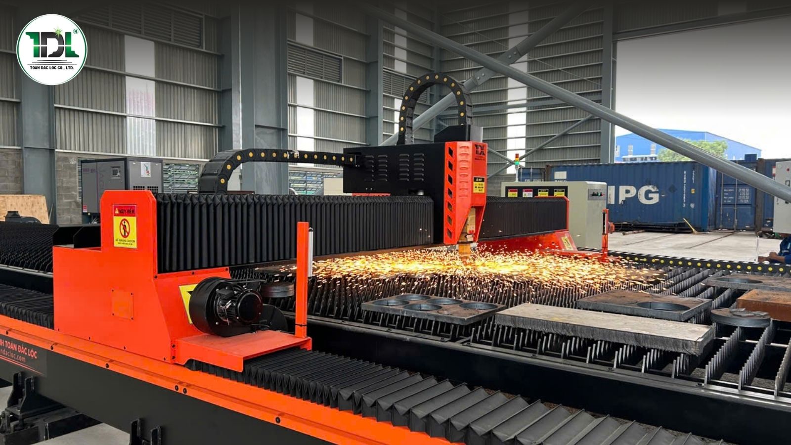 Công nghệ Fiber Laser mang lại tốc độ cắt cao và chất lượng gia công vượt trội trên nhiều loại vật liệu kim loại.