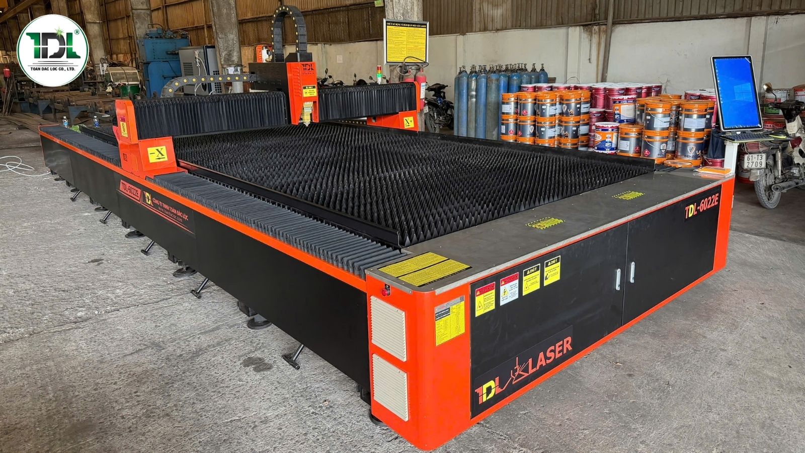 may-cat-laser-kim-loai