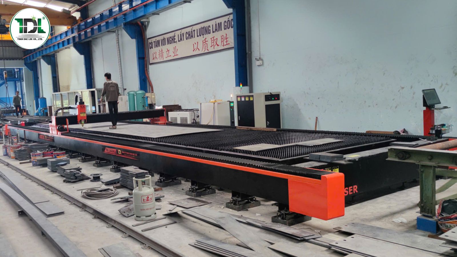 máy cắt laser tấm lớn 14m TDL-14025G