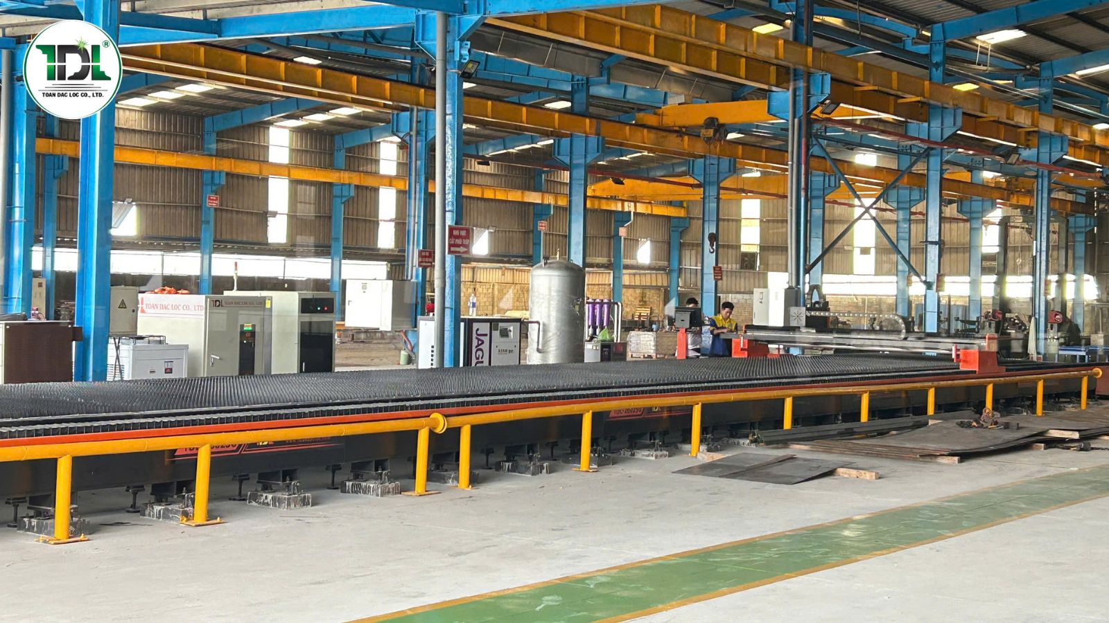 máy cắt laser tấm lớn 26m TDL-26025G