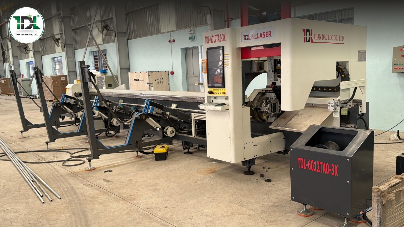 Gia công ống inox bằng máy laser cho đường cắt sắc nét và hạn chế bavia hiệu quả