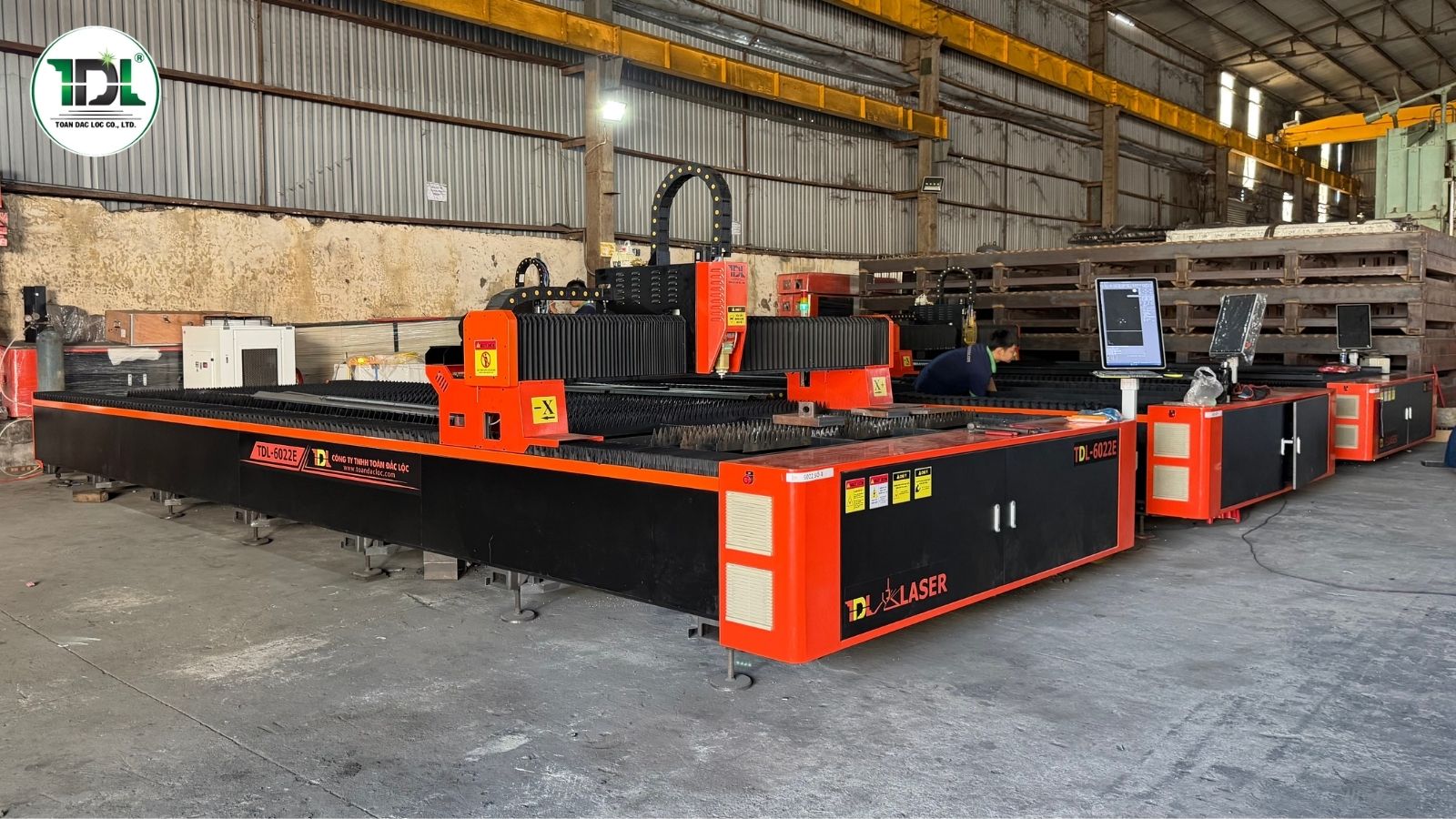 xuong-nho-co-nen0mua-may-cat-laser-kim-loai